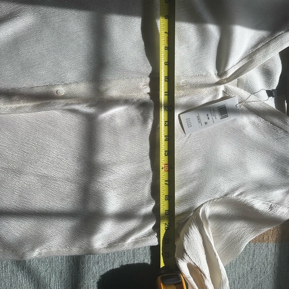 Eileen Fisher off white silk blouse - Picture 6 of 7